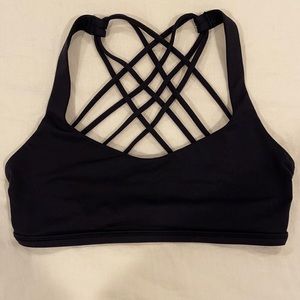 Lululemon free to be wild sports bra size 4